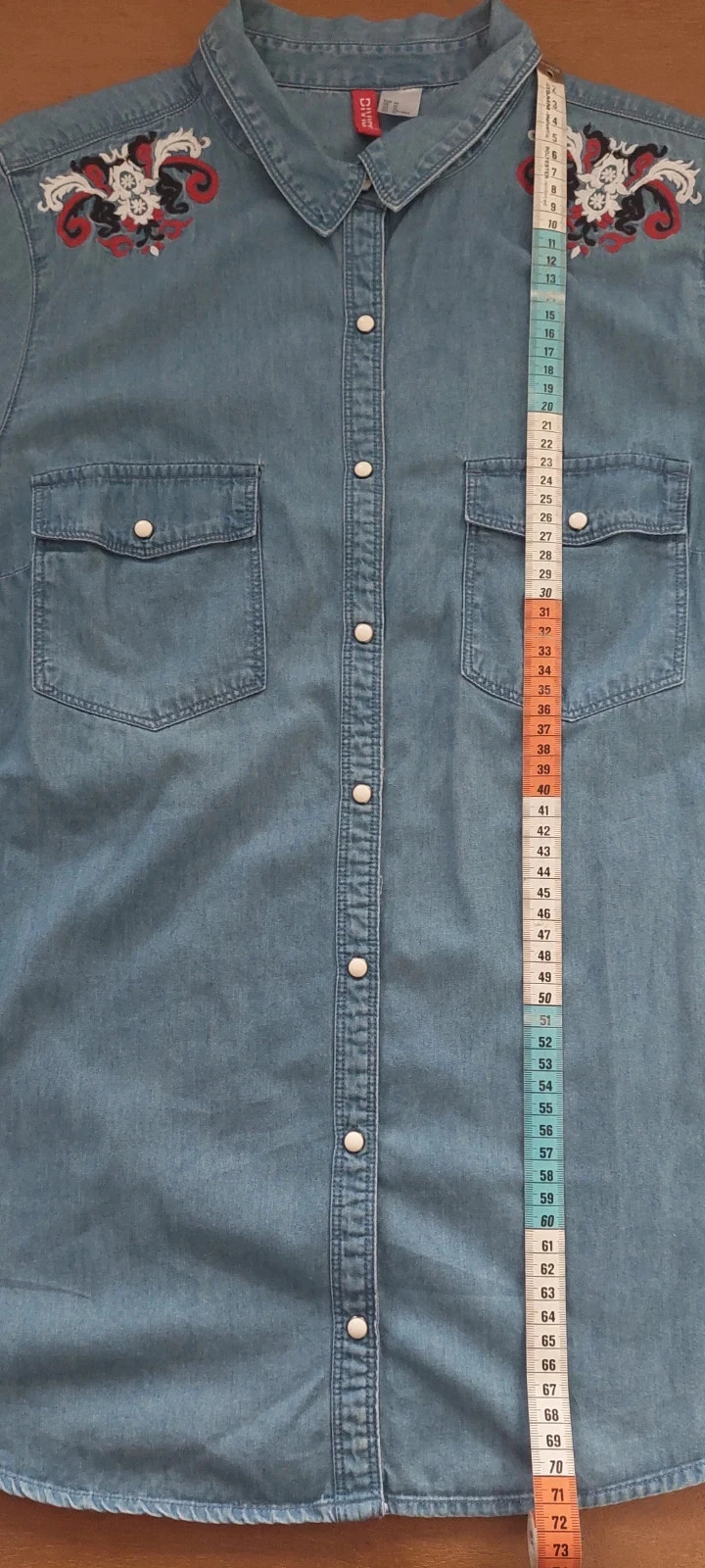 Chemise en jean Divided H&M bleue avec broderies - Taille 44-XL – photo 8